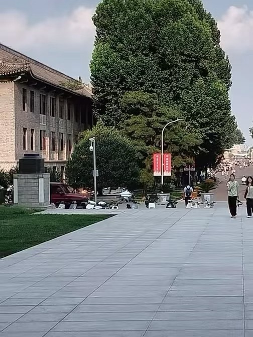 和签字笔, 名单, inews
