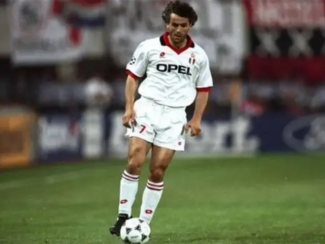 欧洲杯之后, 年对阵阿贾, img