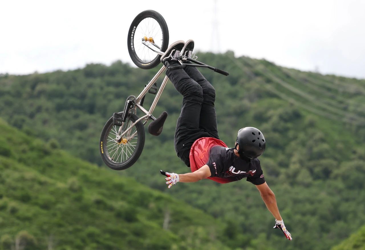 活动, 奥村等非竞